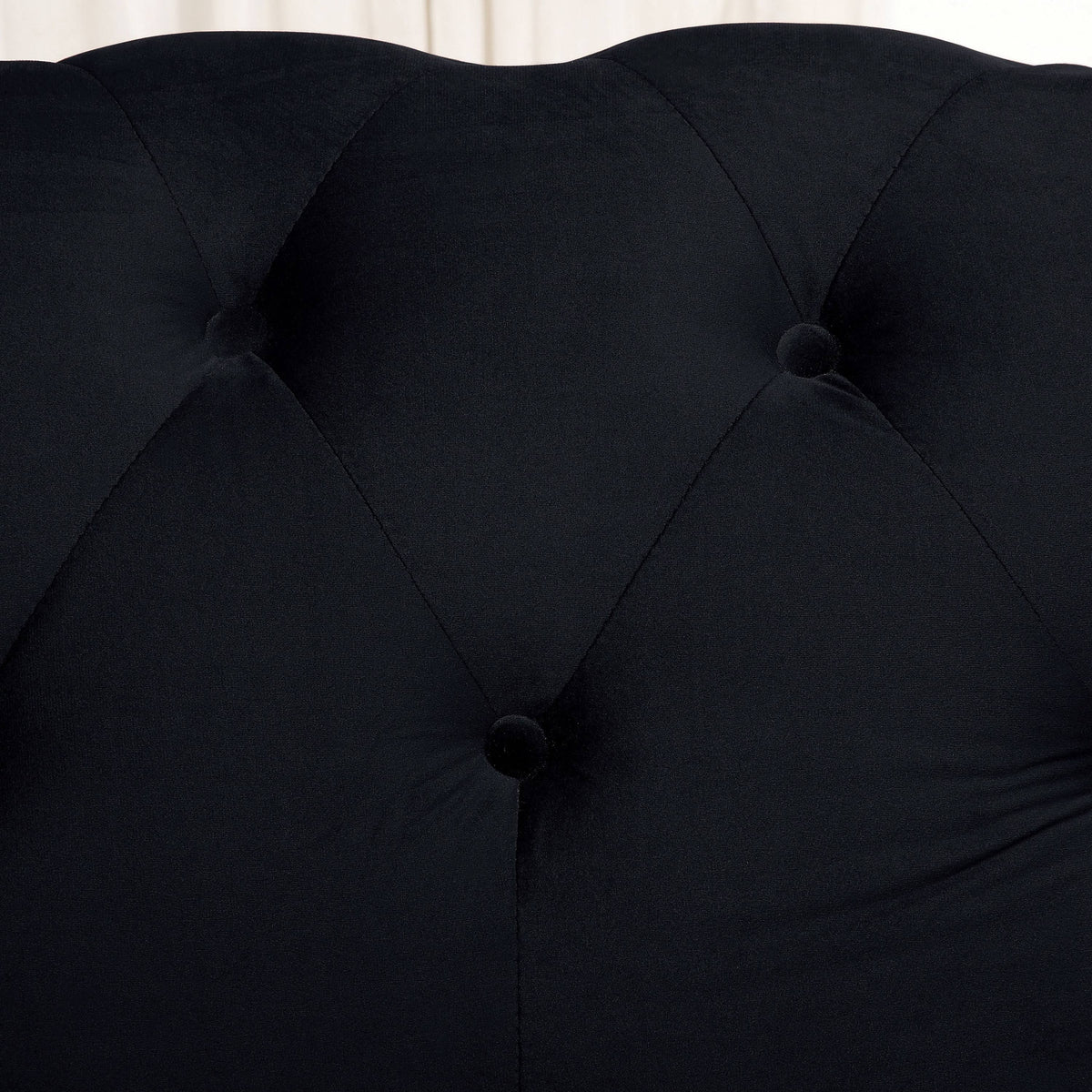 Grey Fabric Tufted Chair E527