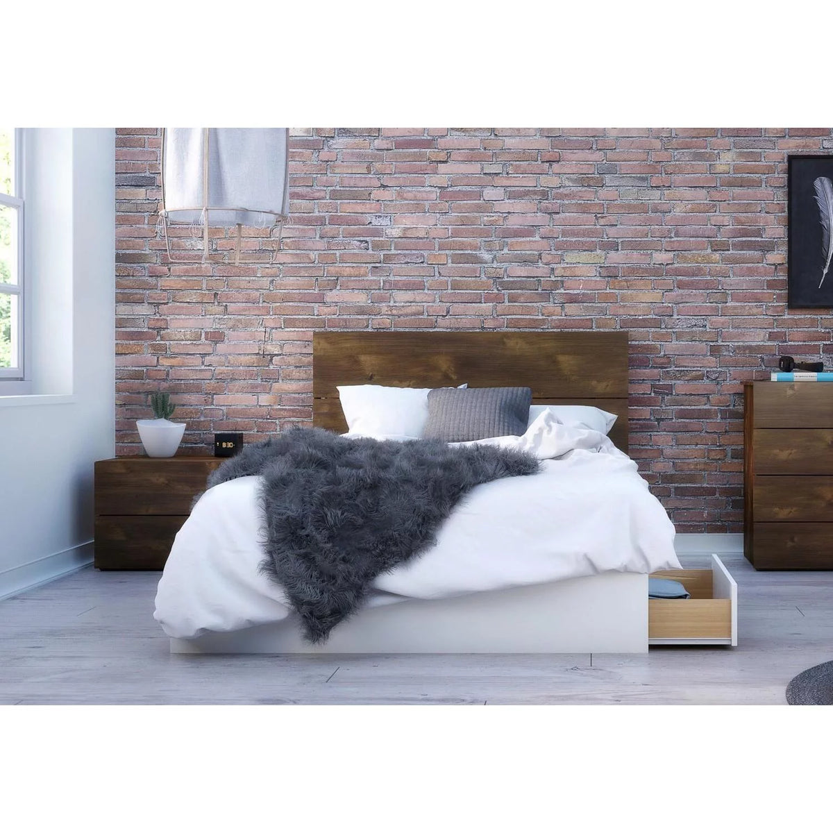 White and Dark Brown Truffle Full Size Bedroom Set L688515