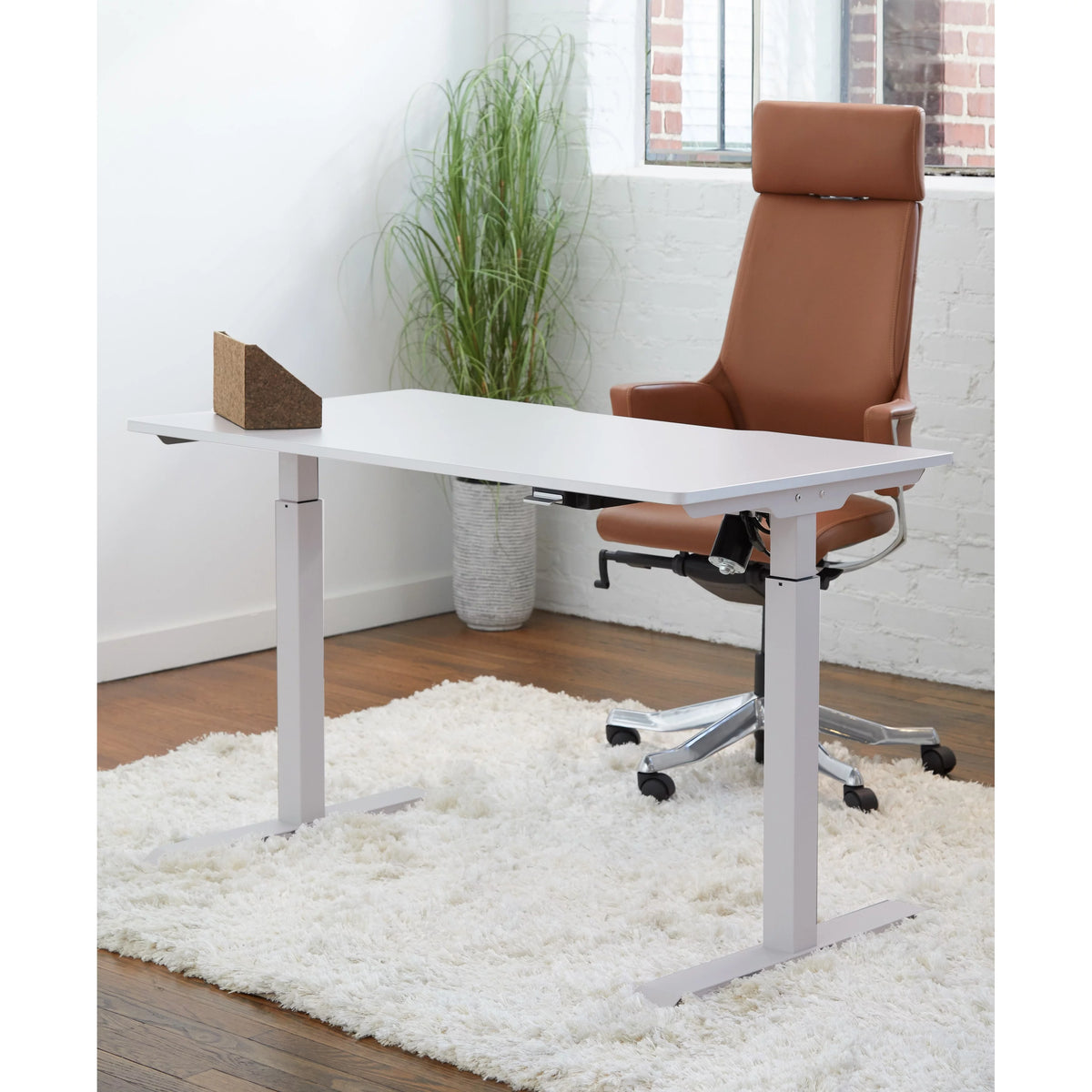 Electric Height Adjustable Standing Desk in White H3554