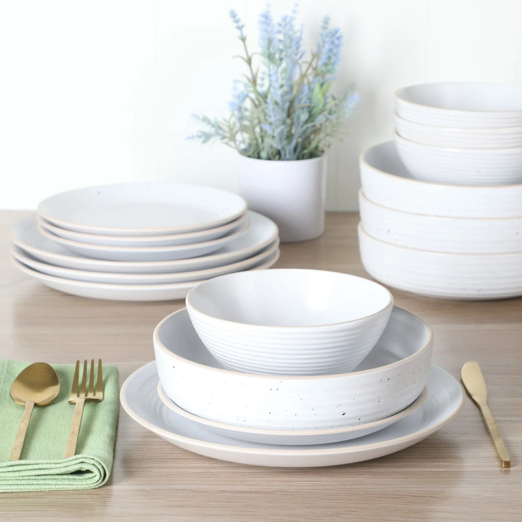 16 Piece Speckled Stoneware Dinnerware Set C3352