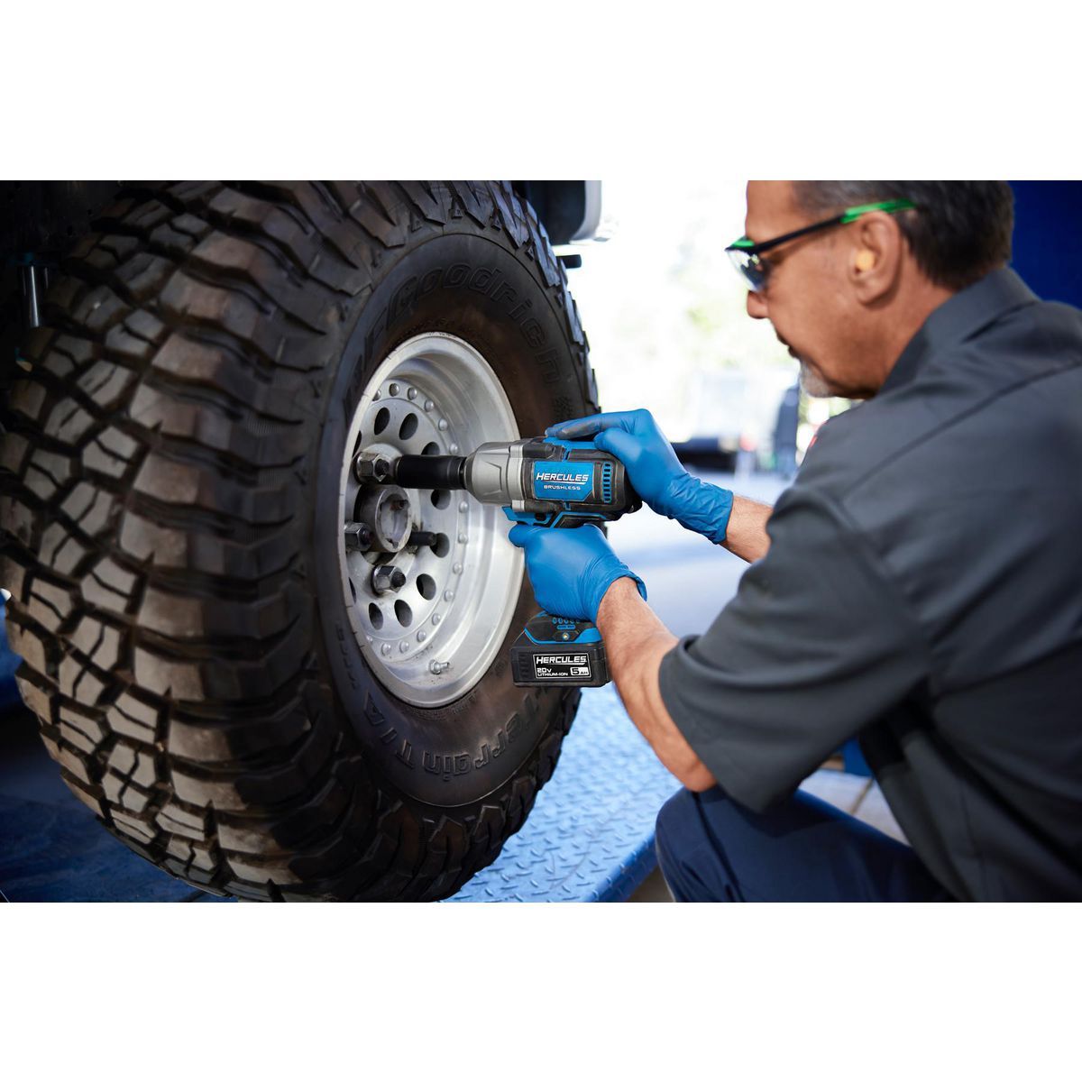 20V Brushless Cordless 1/2 in. High-Torque Impact Wrench A521