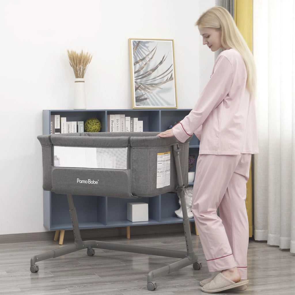 Grey Bassinet with Wheels and Folding Frame K684