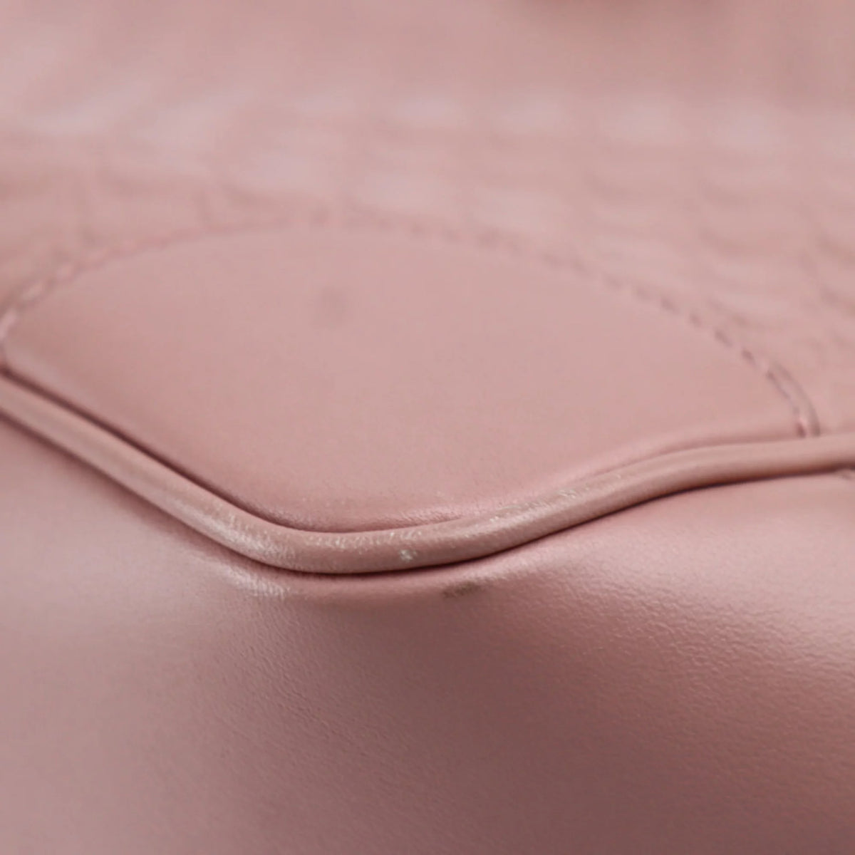 Pre-Owned Leather Pink Handbag B812
