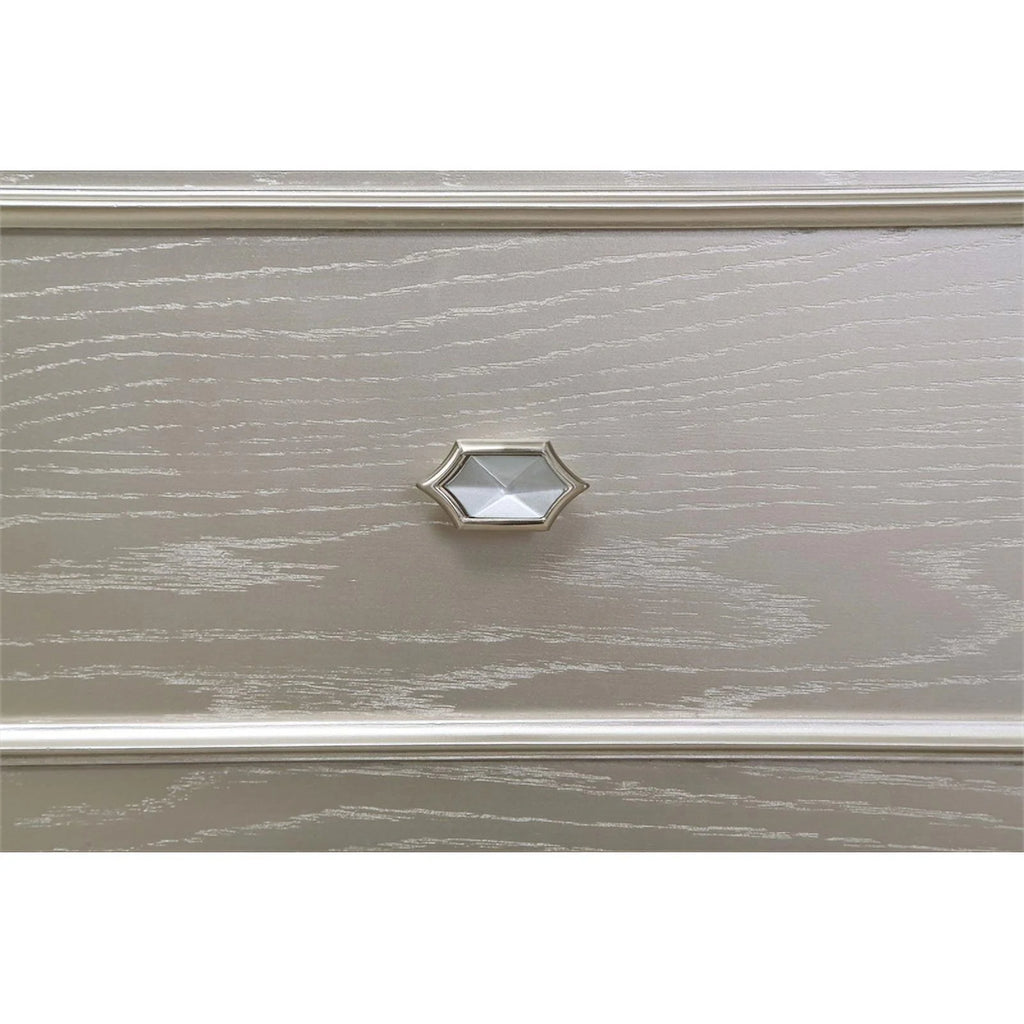 9 Drawer Silver Oak Dresser F607543