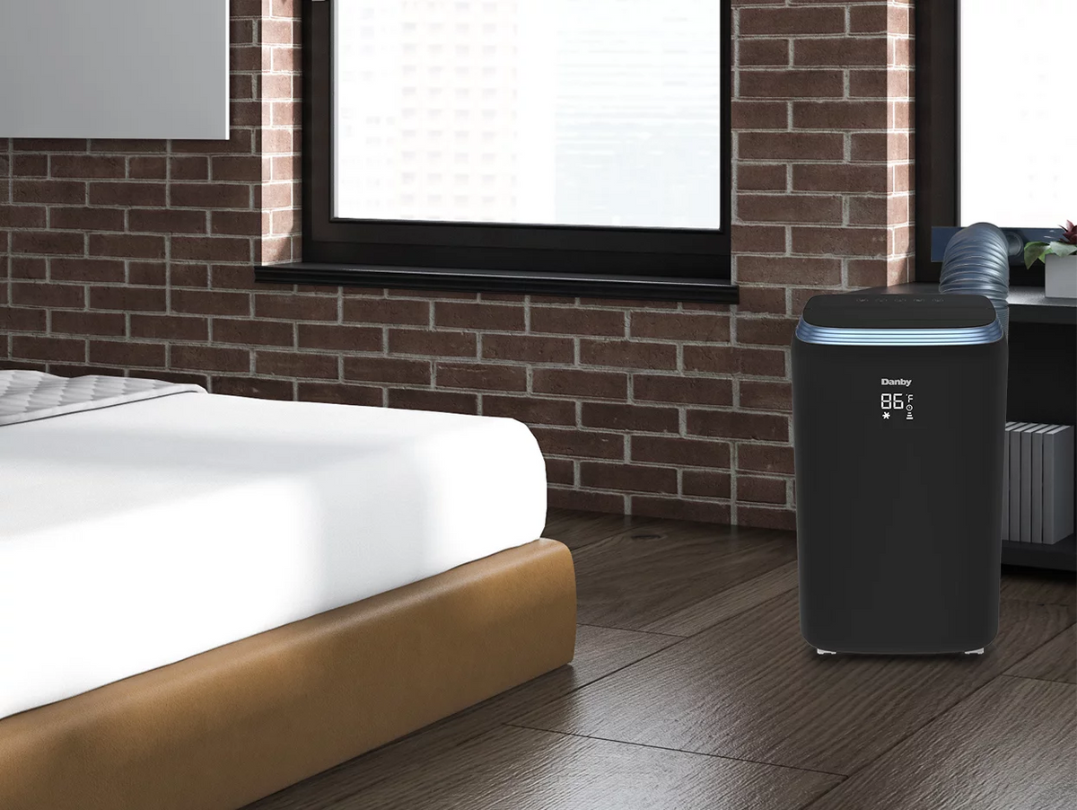 8000 BTU Portable AC in Black A2334